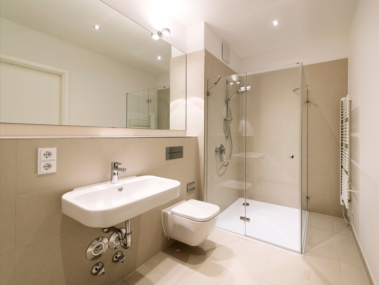 Bad einer Eigentumswohnung in der Hermann-Lingg-Straße