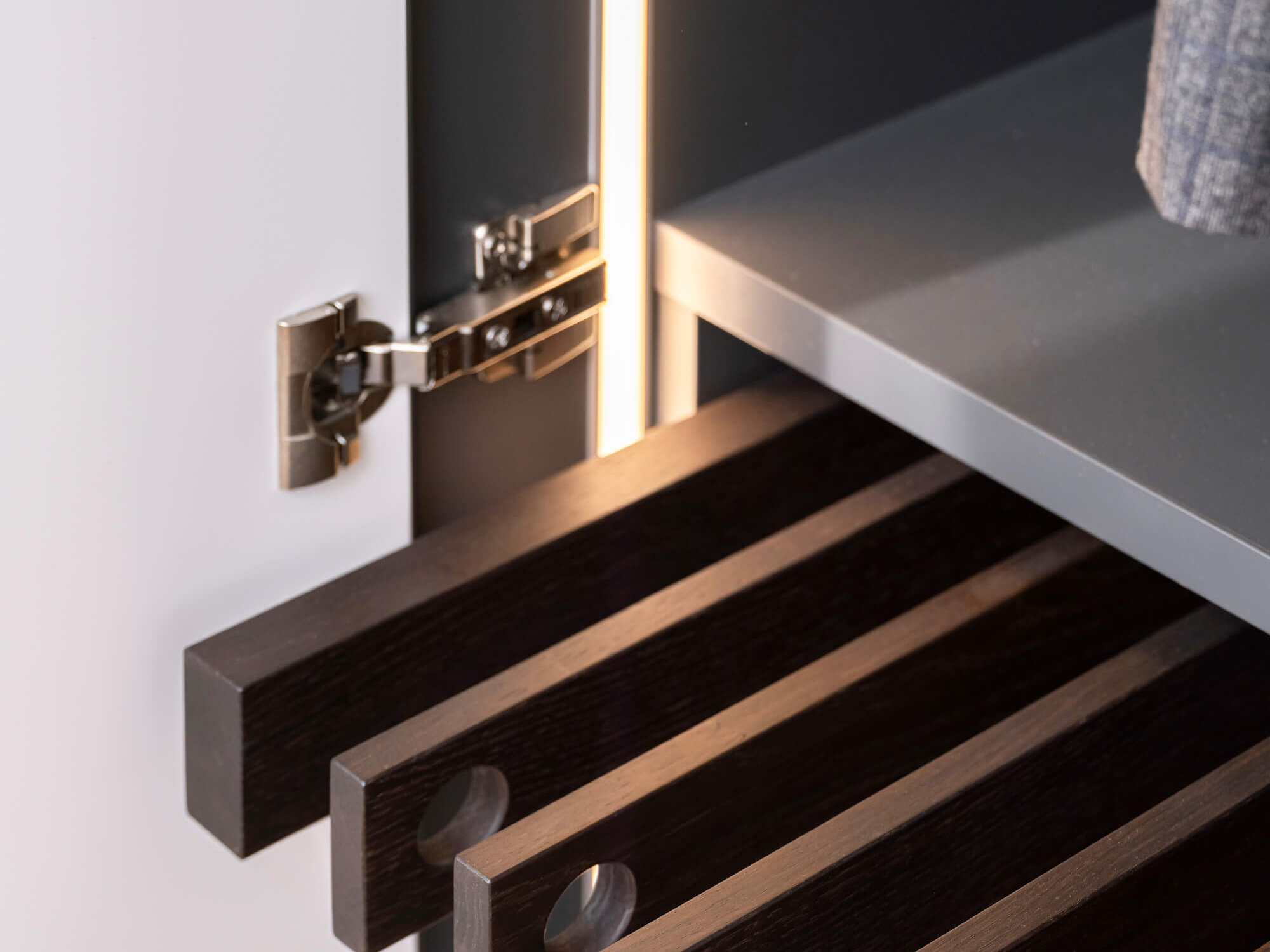 Master Bedroom mit beleuchteter Ankleide in der Wohnung W1.16 im Bereiteranger