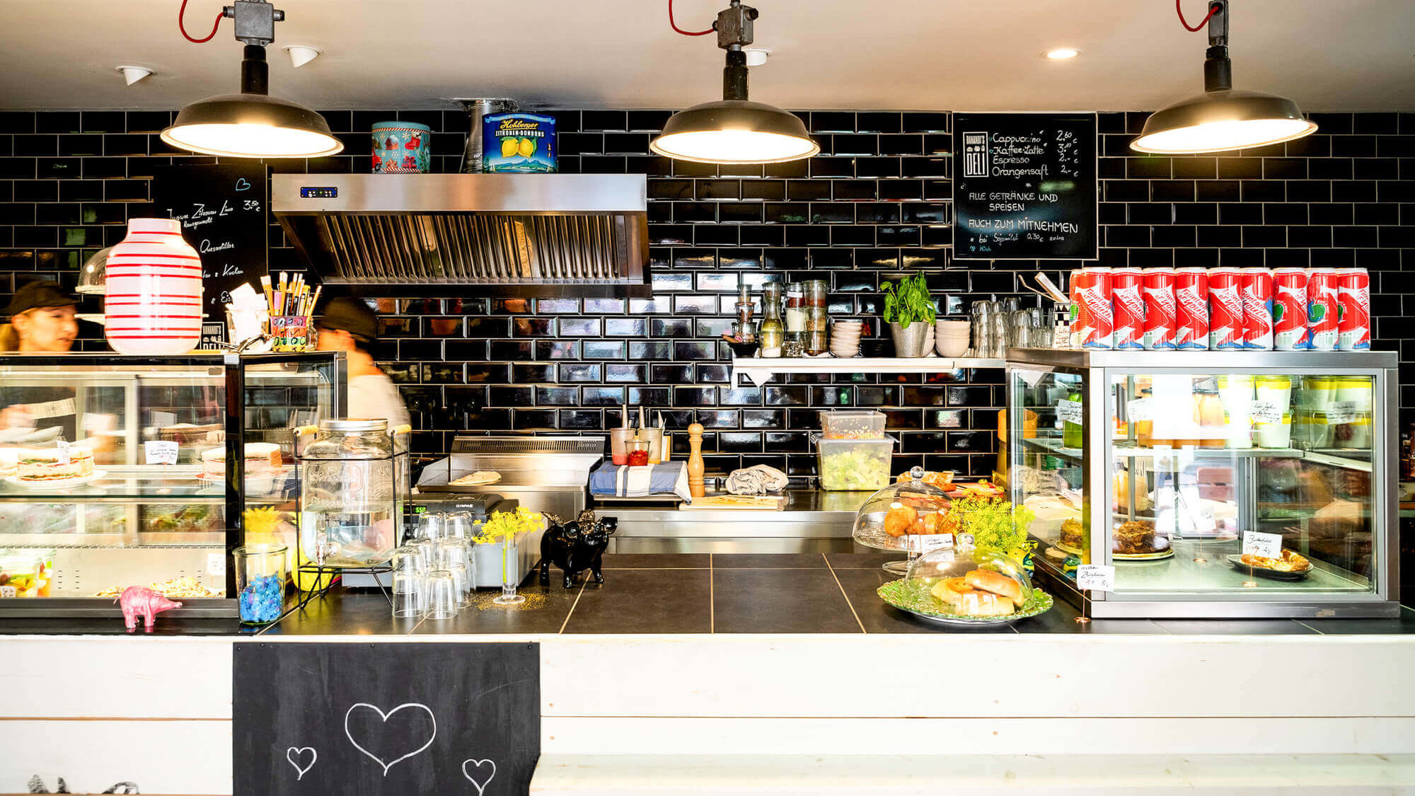 Bartresen eines Cafes in München Pasing