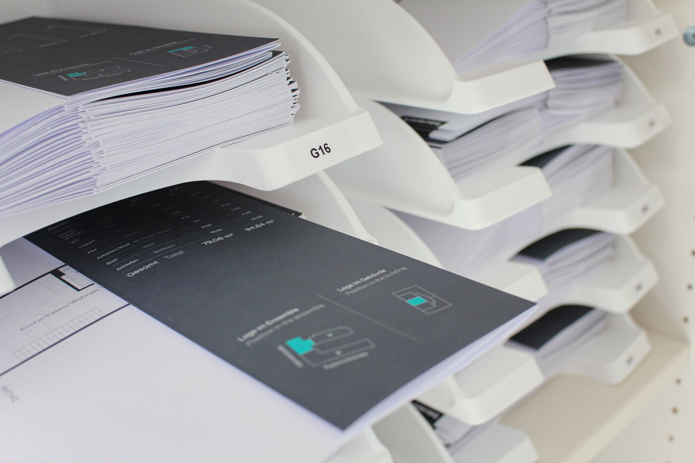 Grundrisse und Broschüren des Neubauprojekts VINZENT in München-Neuhausen.bilien