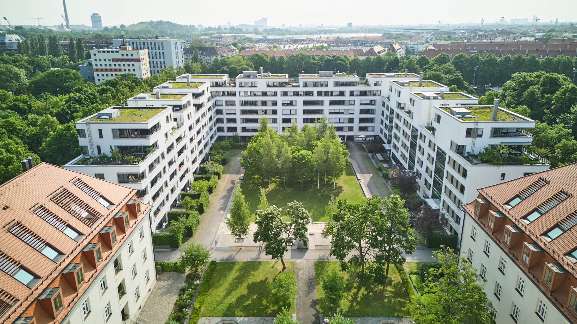 Drohnenansicht des Wohnquartiers Gern 64 in München