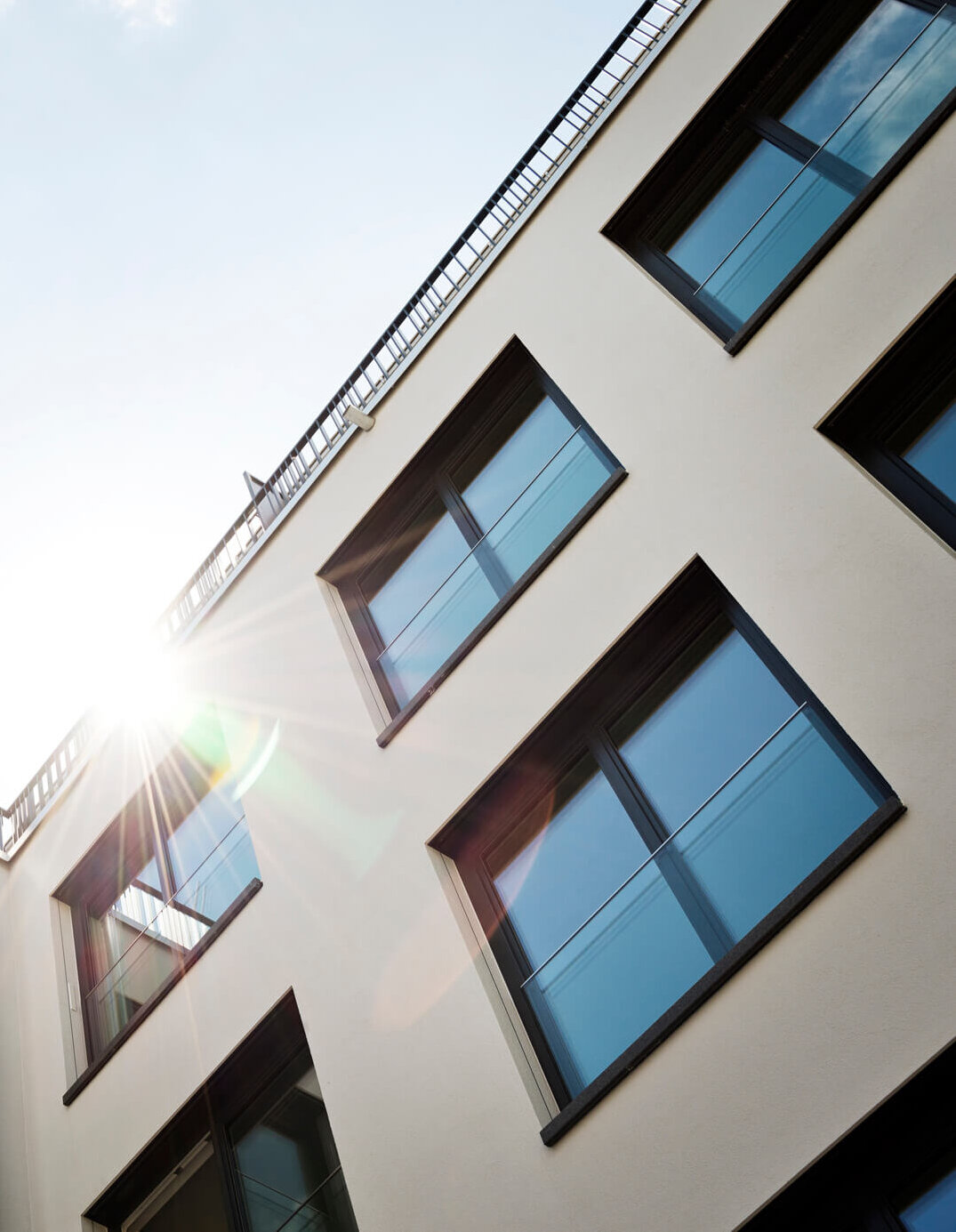 Nahaufnahme der Fassade von Wohnprojekt am Breiteranger