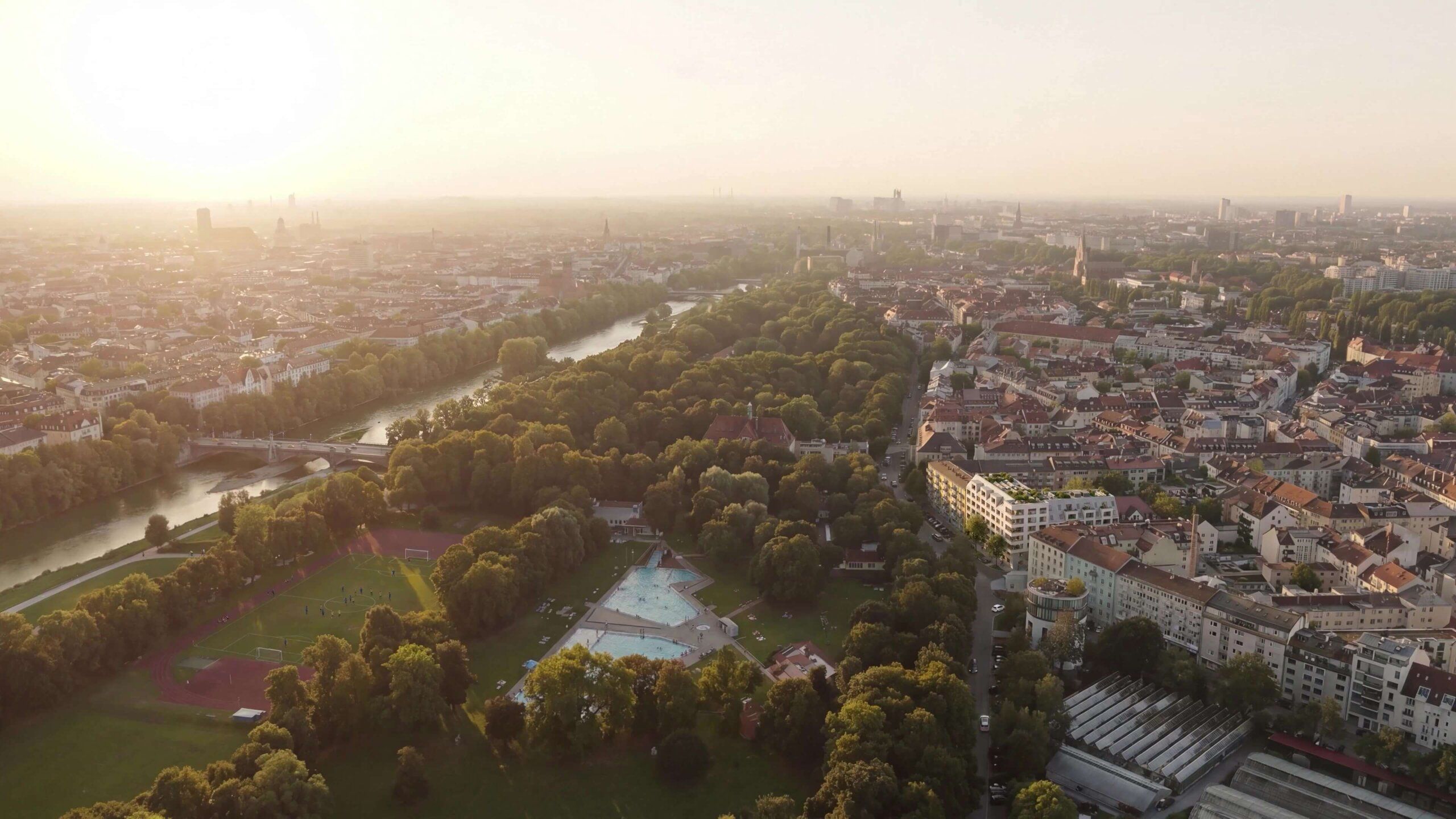 Stadtgebiet mit Isar und Grünanlage beim Neubau Haus Claude in Untergiesing