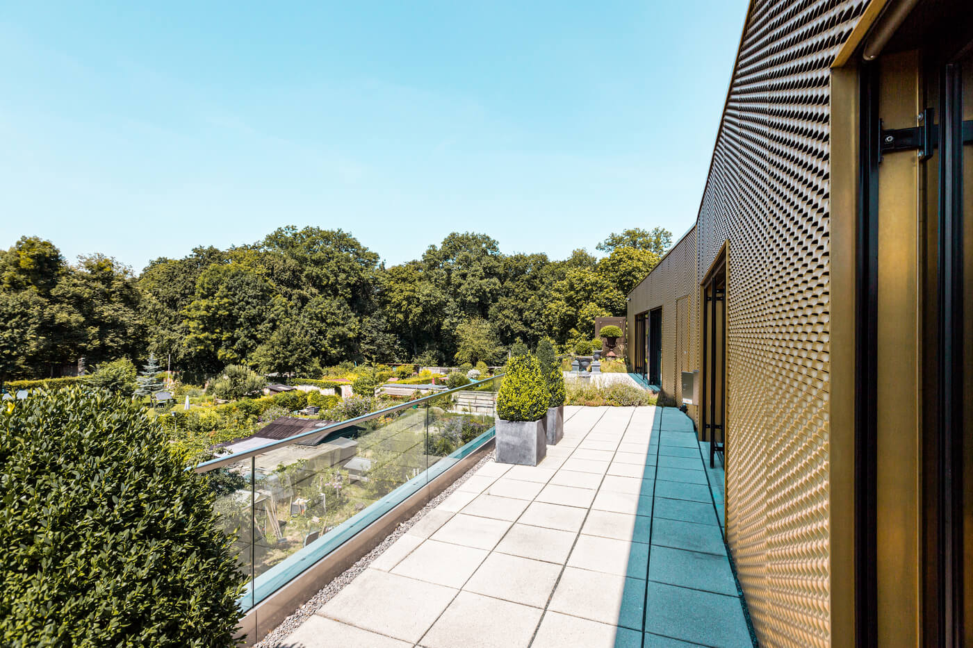 Terrasse einer Eigentumswohnung in der Immobilie Redukt in München Nymphenburg