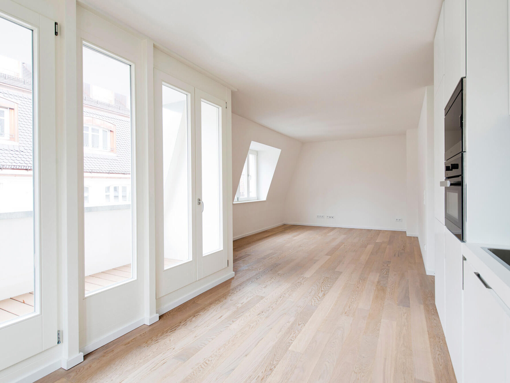 3-Zimmer-Wohnung I69 W16 München Bogenhausen mit Küche Wohnraum und Balkon