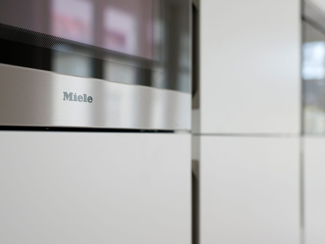 Miele-Backofen in der Einbauküche der 3-Zimmer-Wohnung I69, München