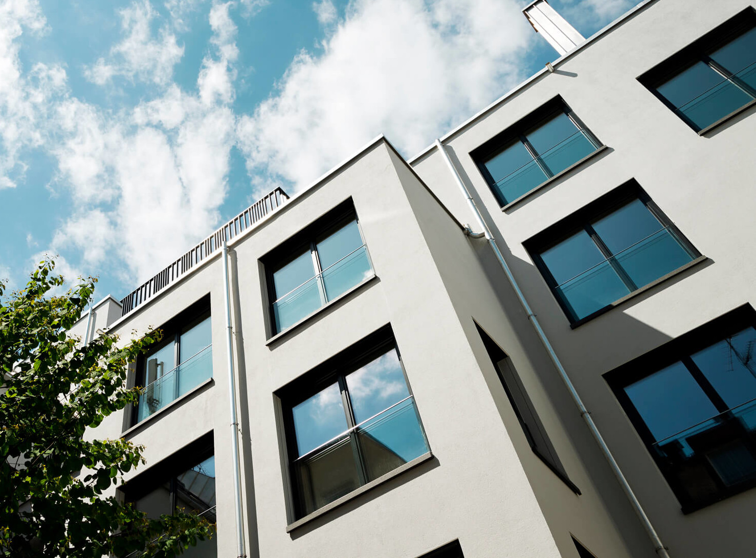 Nahaufnahme der Fassade von Wohnprojekt am Breiteranger