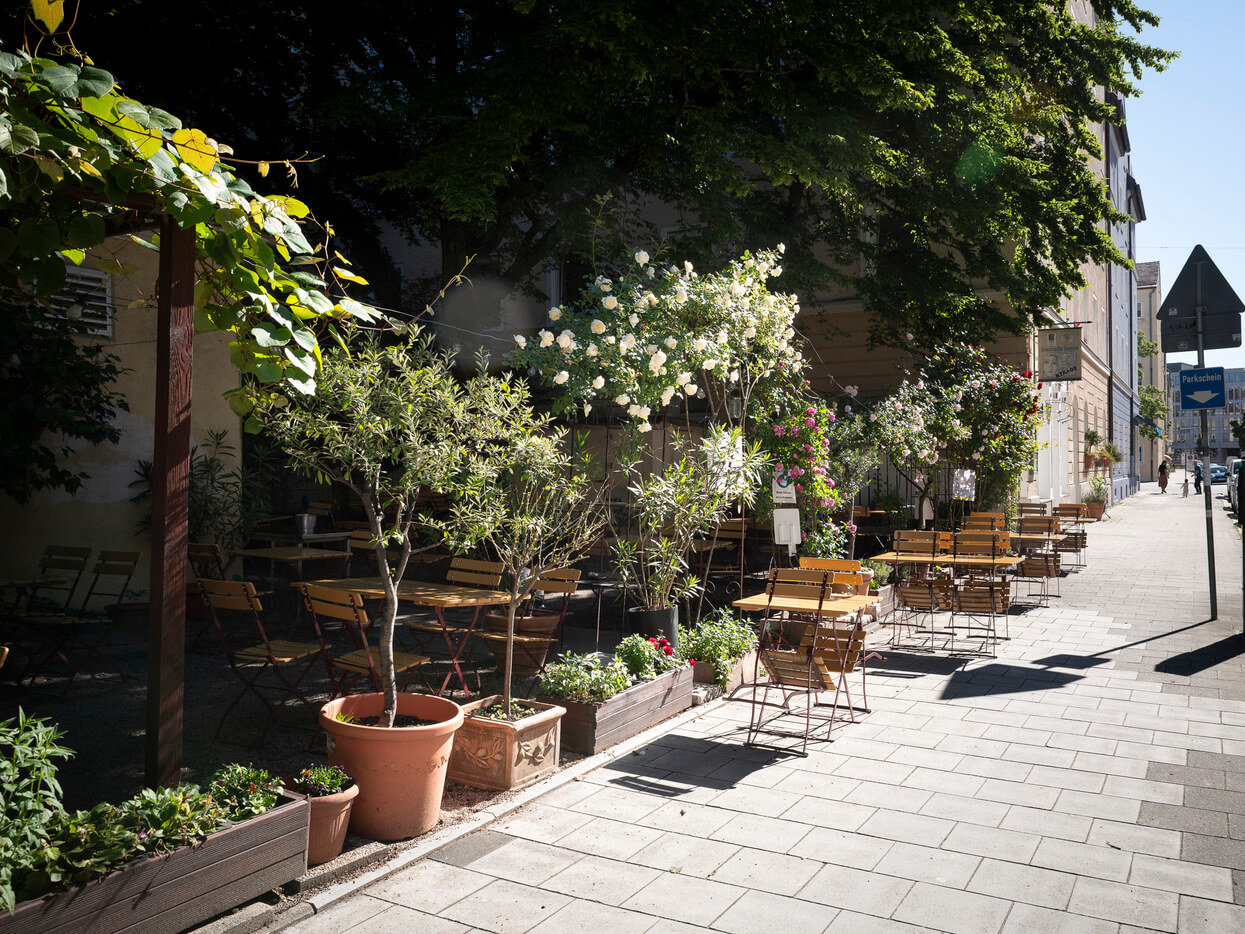 Cafe im St.-Vinzenz-Viertel in München