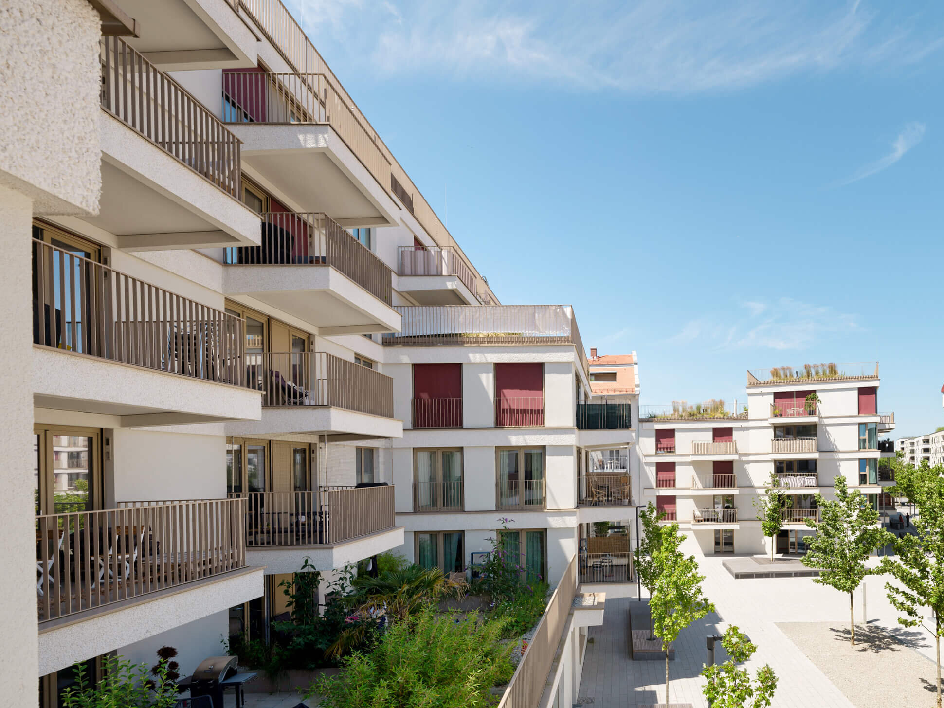 Wohngebäude C mit Balkonen und Begrünung im kupa Quartier in München-Pasing