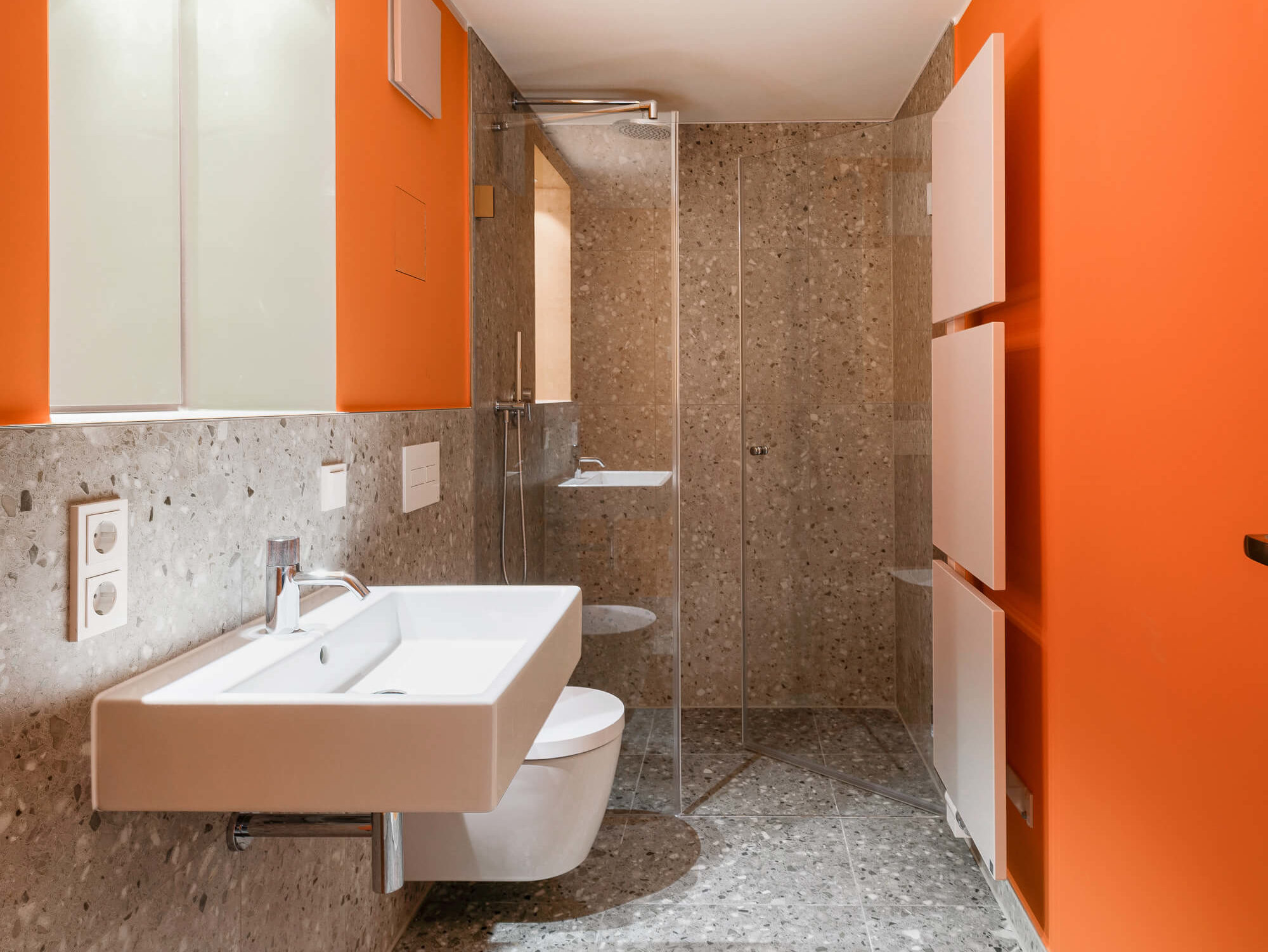Bad mit Glasdusche in Wohnung GL.11 im Neubau Van B, München Schwabing