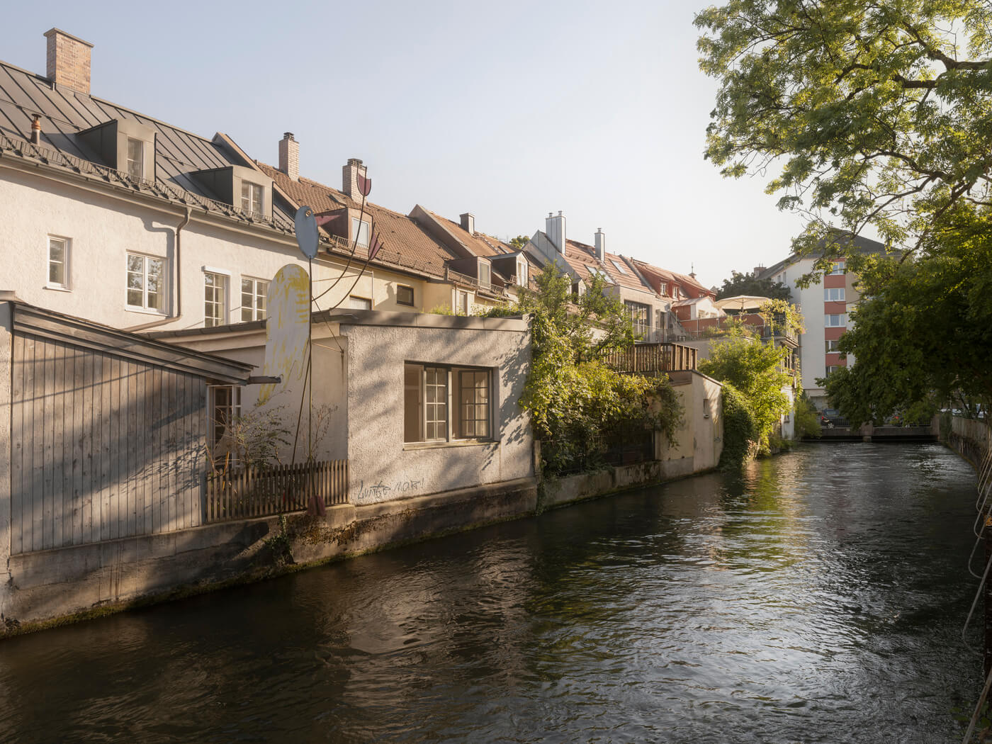 Auermühlbach in München-Untergiesing nahe dem Neubauprojekt Haus Claude