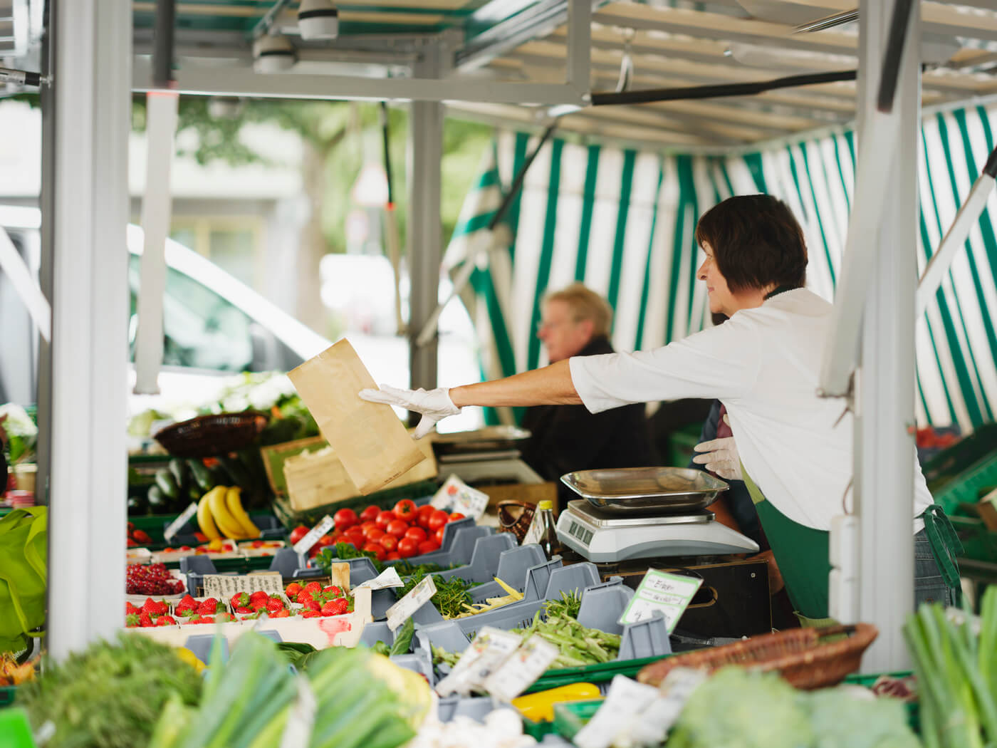 Wochenmarkt in Untergiesing nahe dem Neubauprojekt Haus Claude