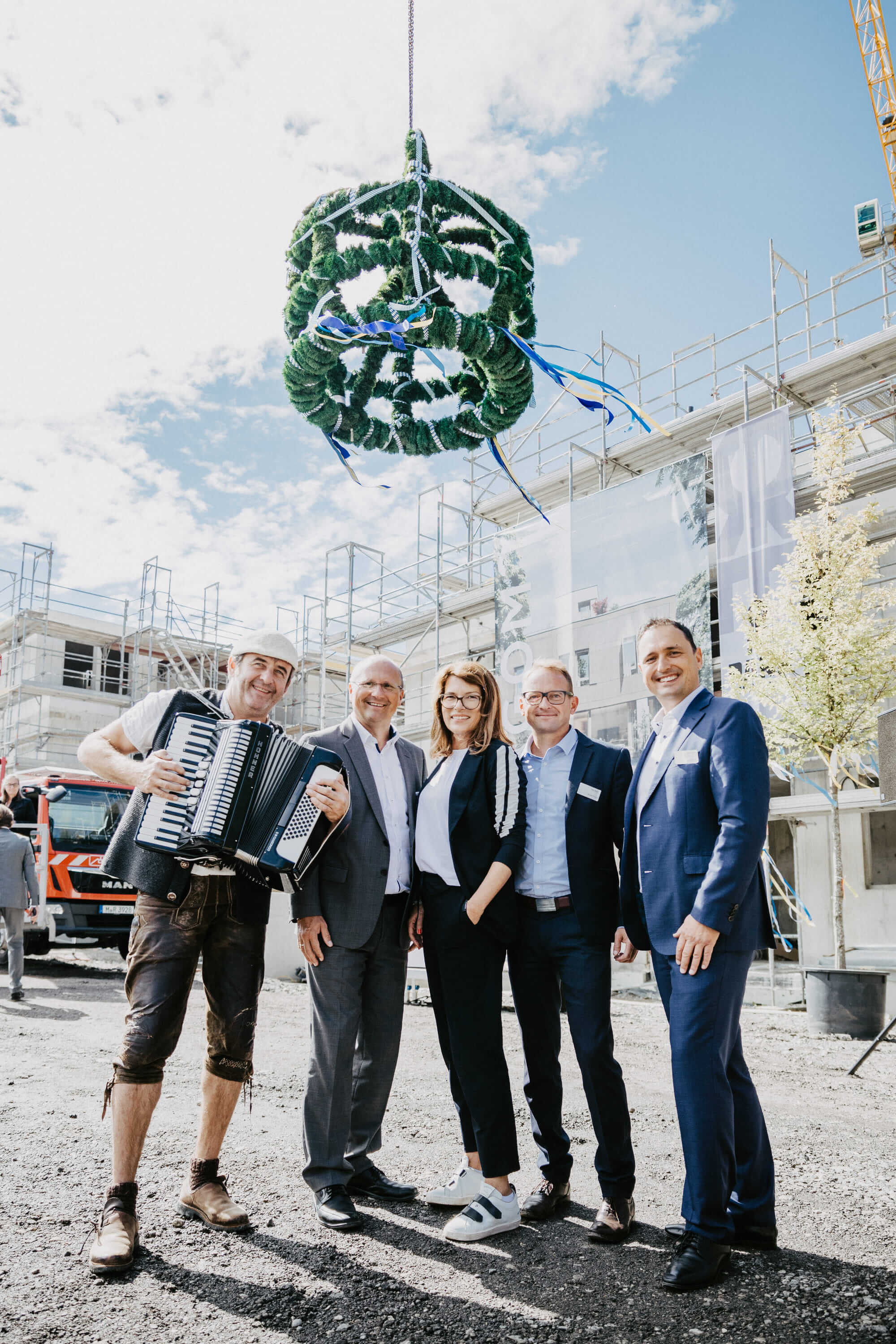 Neubauprojekt LAGOM in Herrsching am AMmersee feiert Richtfest