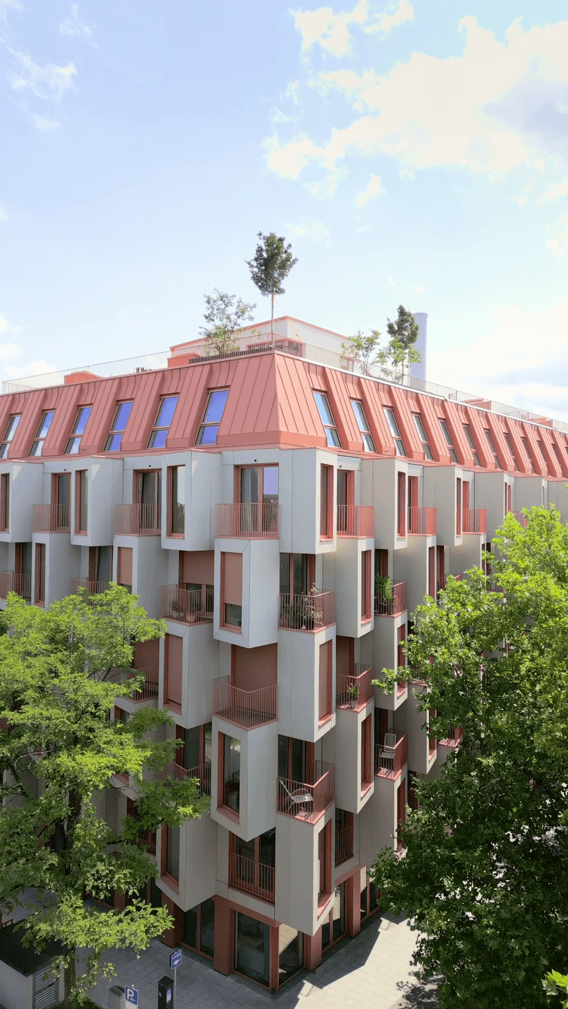 Neubauprojekt Van B in München-Schwabing mit markanter Fassade und Dachbegrünung