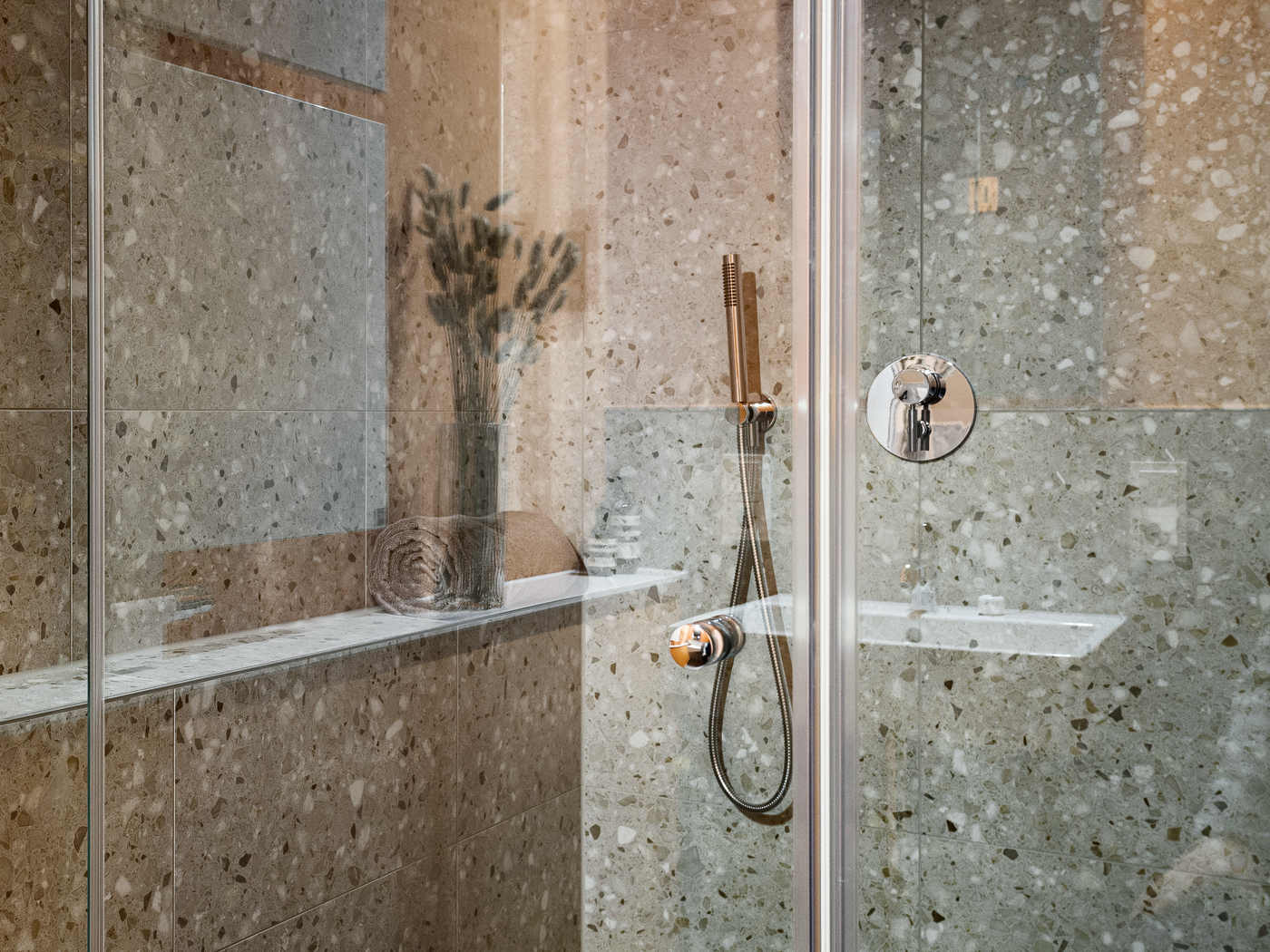 Bad im Rooftop Flat RF.142 im Neubauprojekt Van B in München-Schwabing