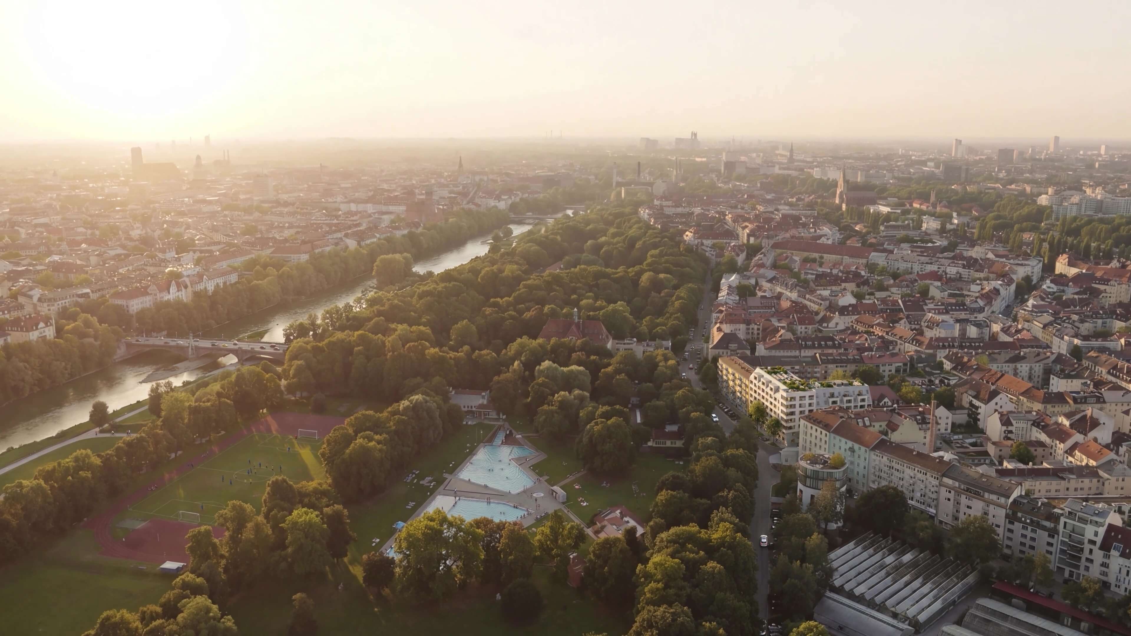 Stadtgebiet mit Isar und Grünanlage beim Neubau Haus Claude in Untergiesing