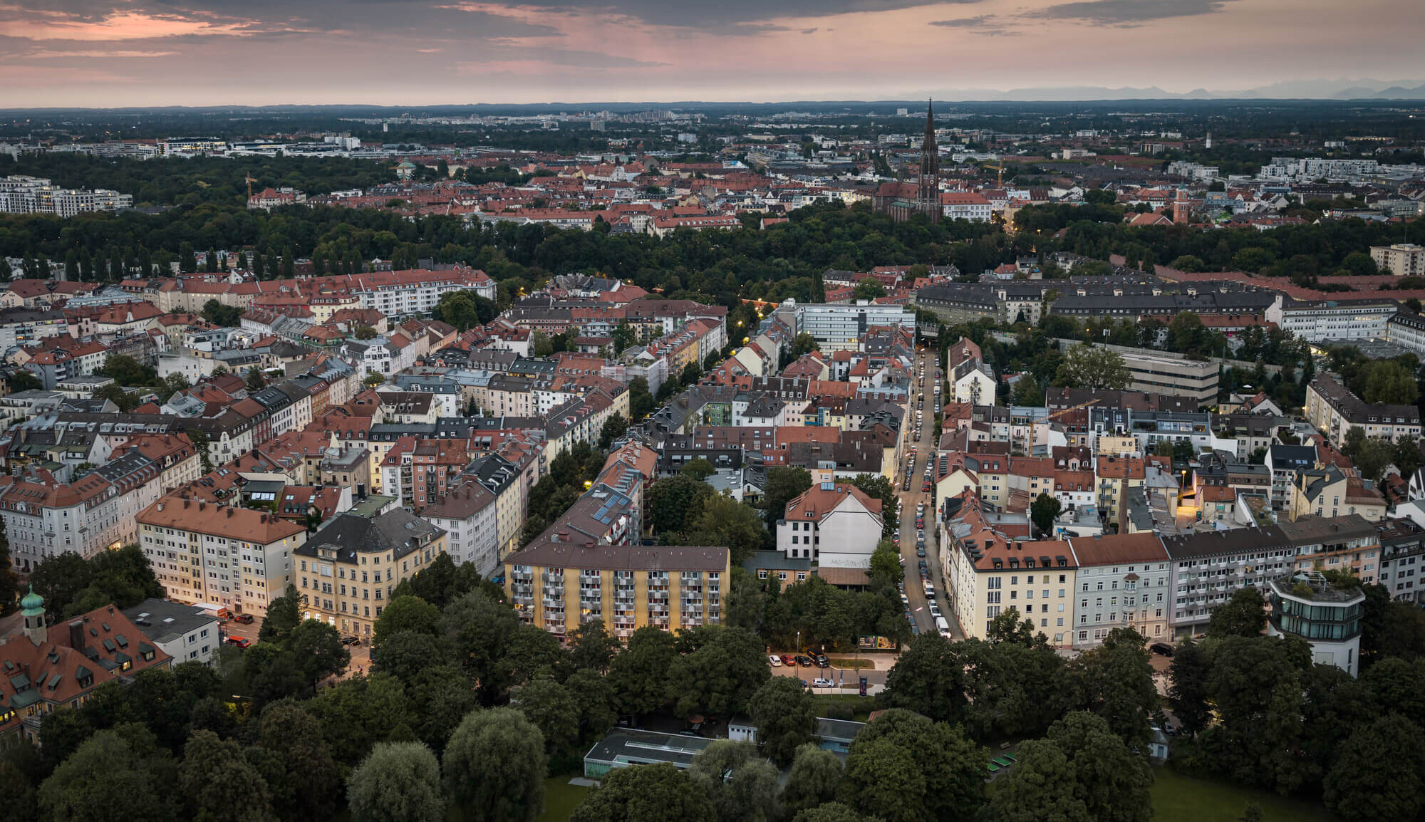 Panorama über Untergiesing mit Blick auf Wohnviertel, Schyrenbad nahe Projekt Haus Claude
