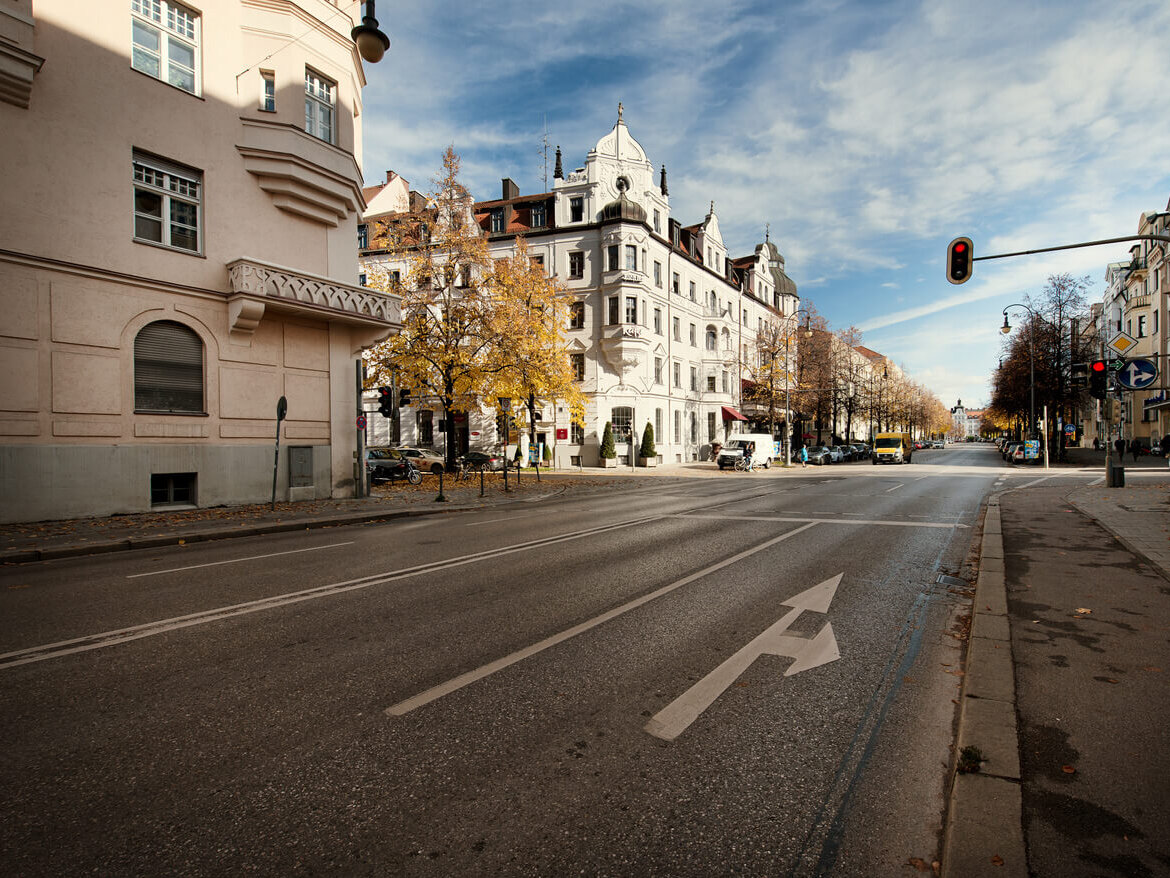 Prinzregentenstraße München mit Wohnhäusern und Straße