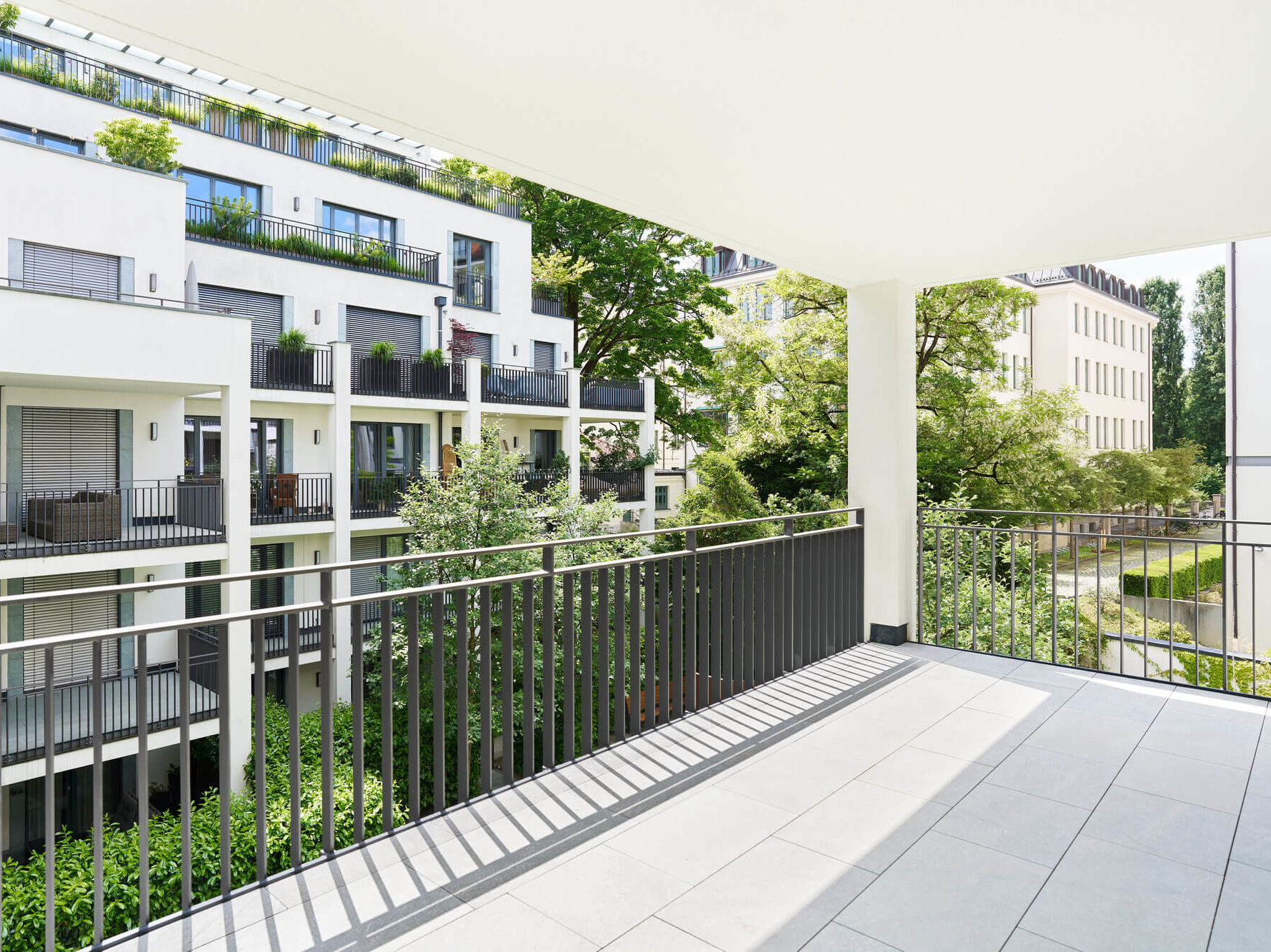 Terrasse der W.36 im Neubauprojekt K63 in Schwabing