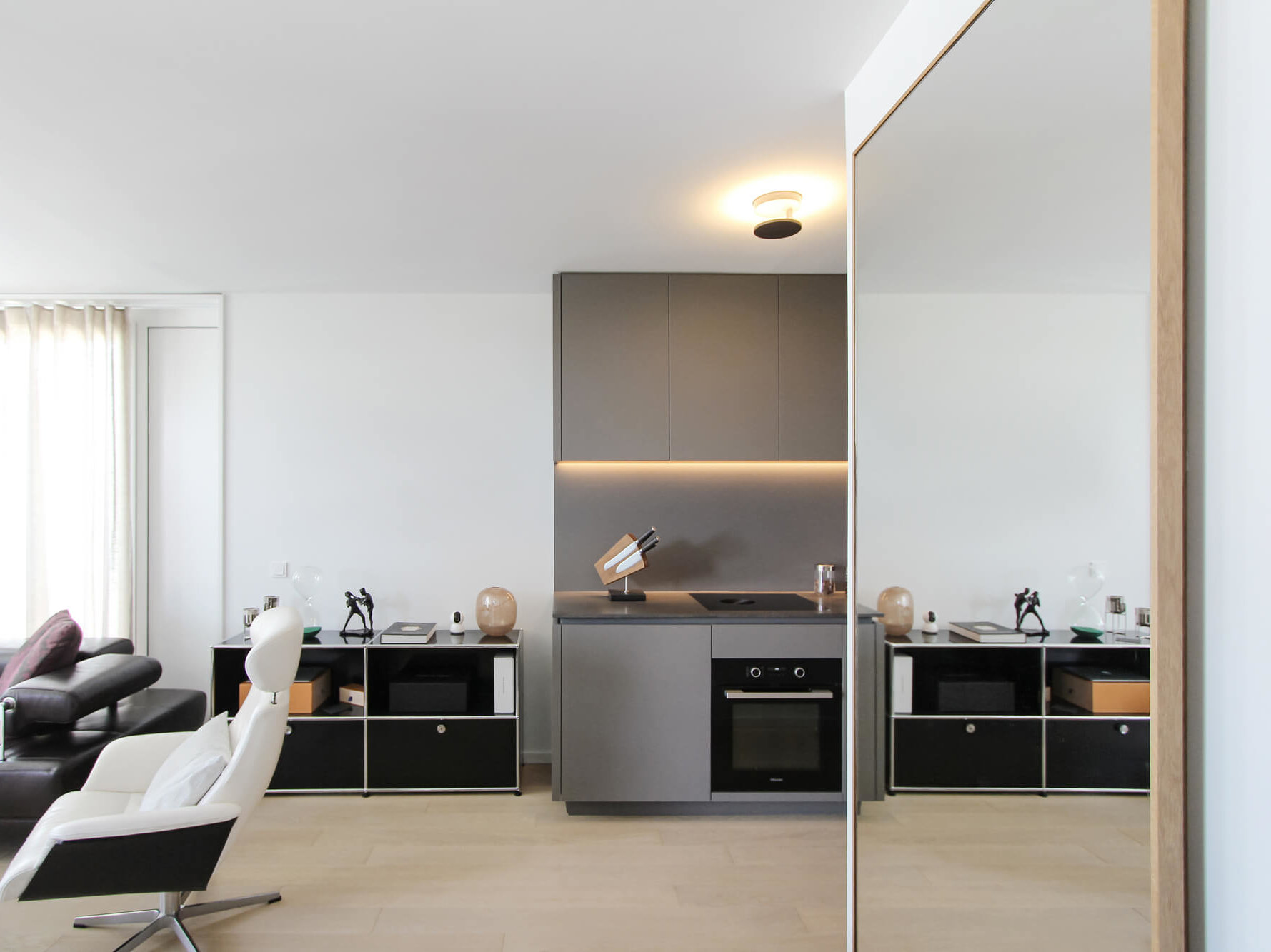 Wohnraum mit Einbauküche in Wohnung F.116 im Neubau Van B, München-Schwabing