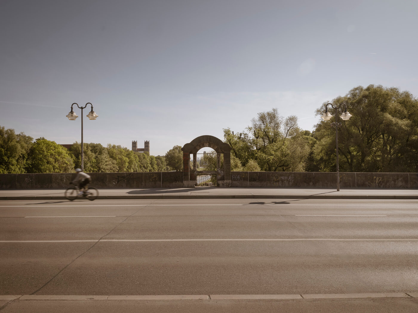 Wittelsbacherbrücke nahe dem Neubauprojekt Haus Claude, München-Untergiesing