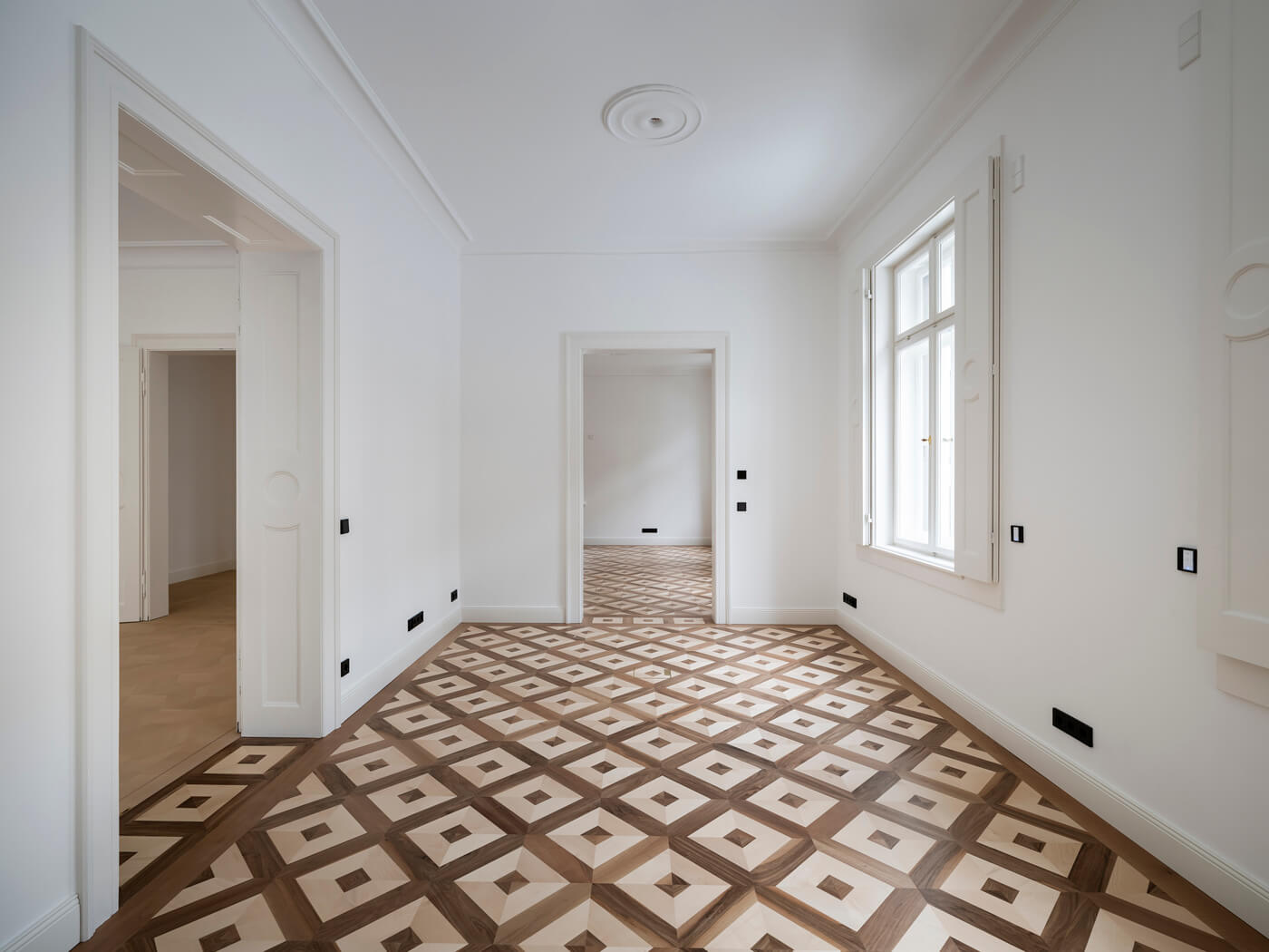 Gewerbeeinheit mit Ornamentparkett in der Villa Amalie, München Maxvorstadt