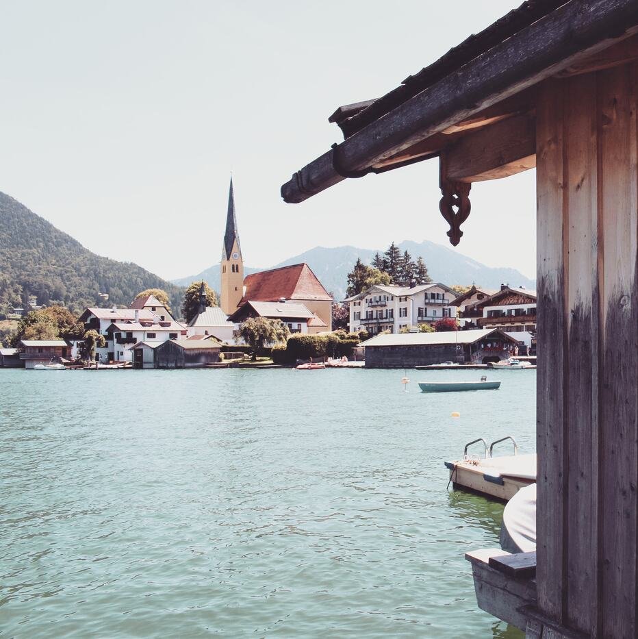 Rottach-Egern an der Südseite des Tegernsees